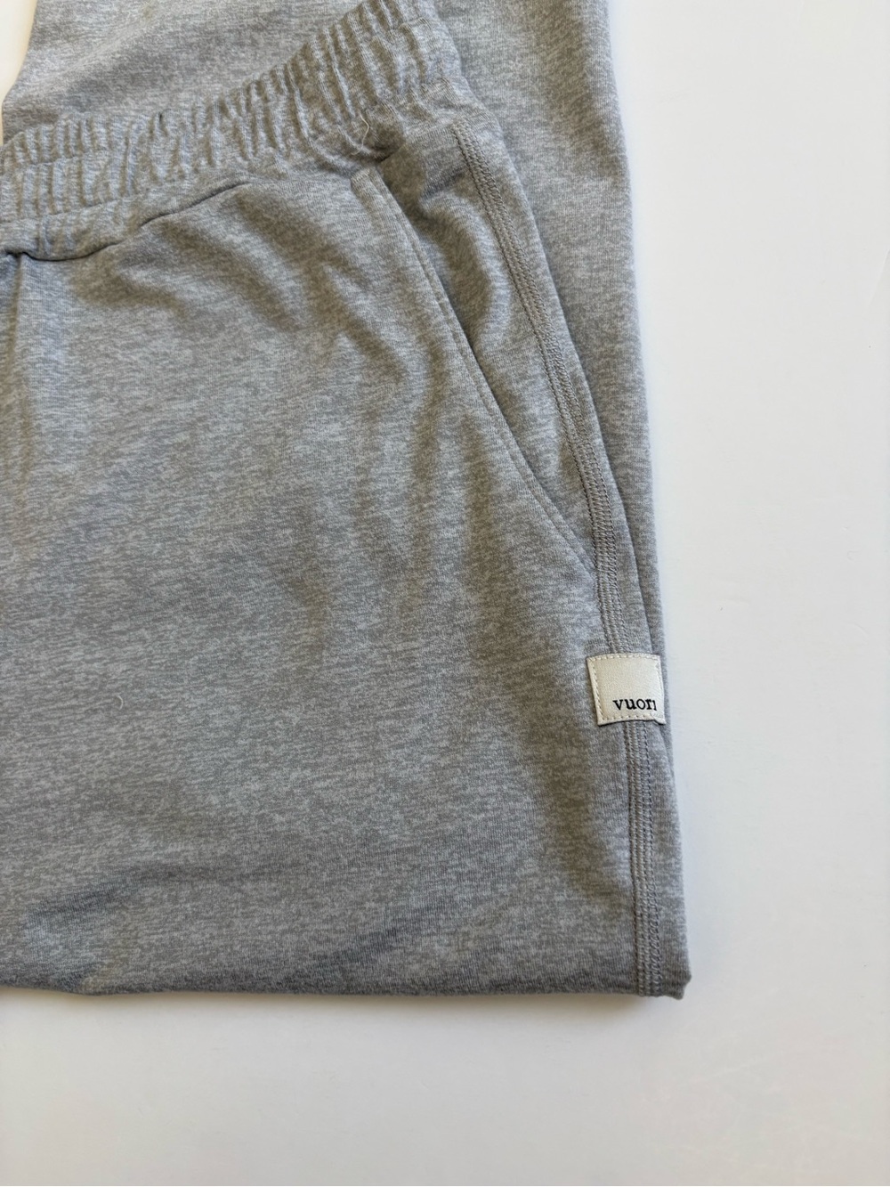 Vuori Performance Jogger Light Gray Size Medium - Picture 5 of 10
